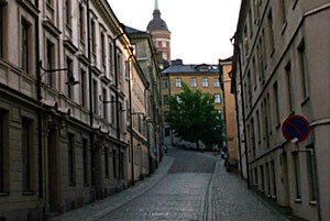 Bastugatans start med Laurinska huset (tornet) i bakgrunden